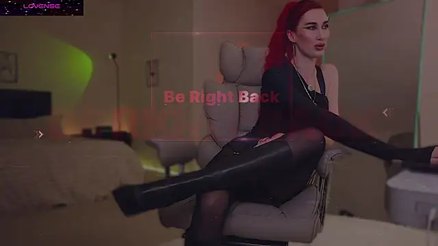 Lady_RedAlexa_RA webcam