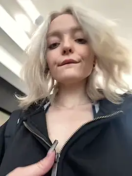 aka_Blonde webcam