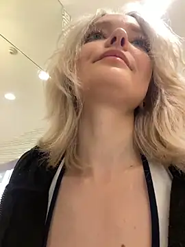 aka_Blonde webcam
