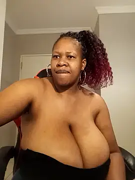 bustylisa1983 webcam