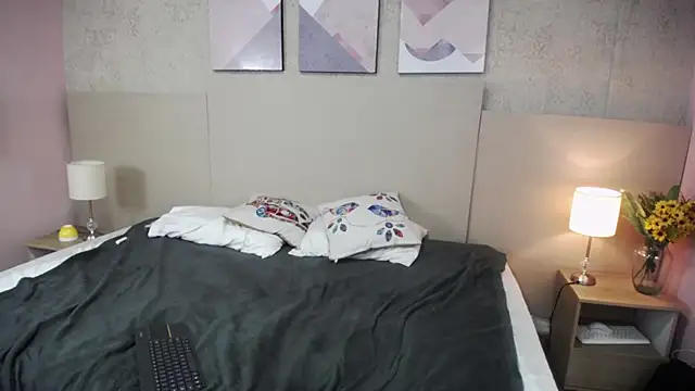 Camille_n_Shaggy webcam