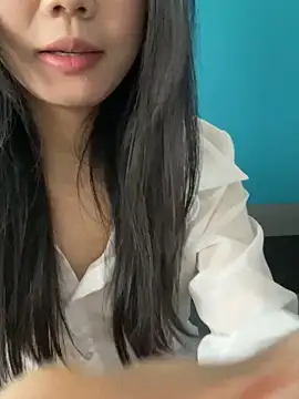 美女ZHJKS9988在线直播