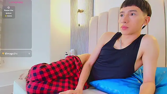 lian_cameron (M twink) - cum in public+cum eating