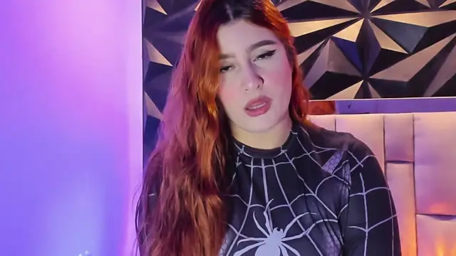 megan_whitee__ webcam