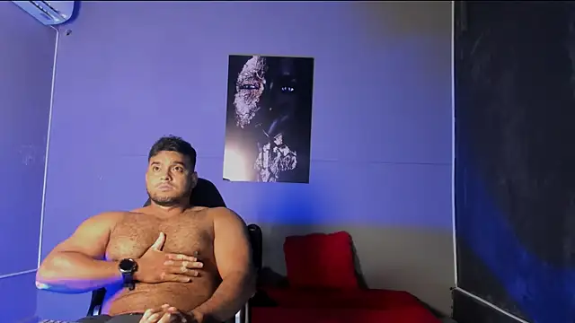 Big_furry_bear13 webcam