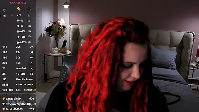 Miss_Maya_Mils webcam