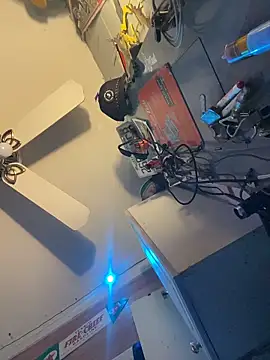 Twist_N_Tease webcam