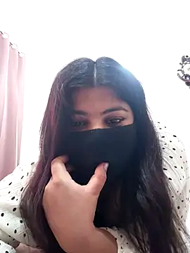 Webcam Model (Half_girlfrnd_530)  is live.Free join now!