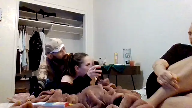 TallHungandCloudy69 webcam