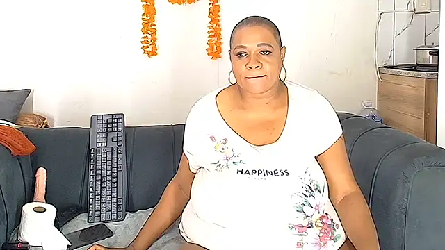 BUSTYQUEEN56_ webcam