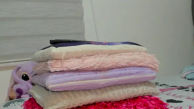 Elizabeth_18_ webcam