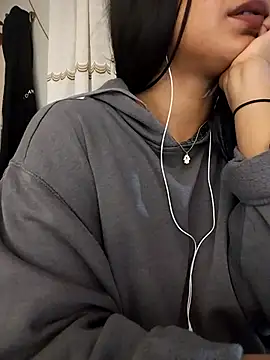 FallsForHerSmile webcam