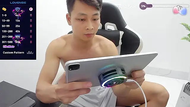 Naughty___asian webcam