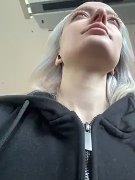 aka_Blonde webcam
