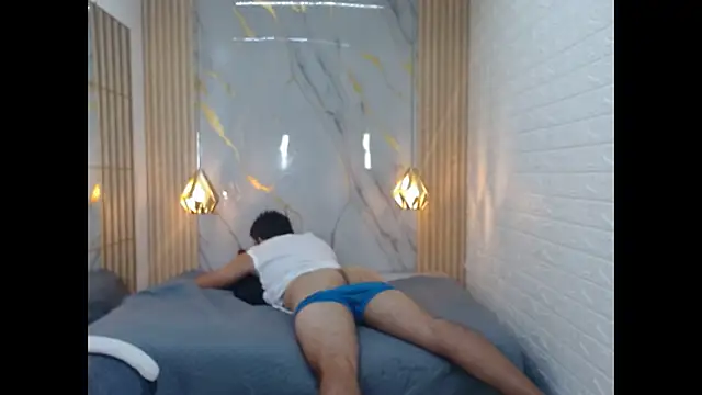 dominantboy4 (M twink) - cum show