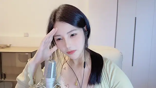 美女HaagenDazs_在线直播