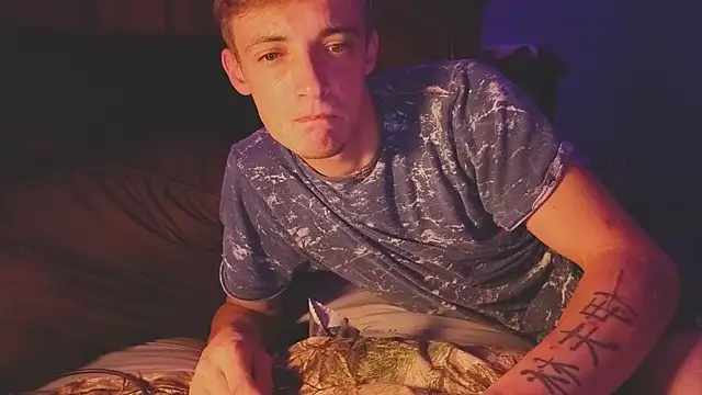 Ilovepussy1911 webcam