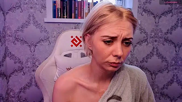 Blond_ice webcam