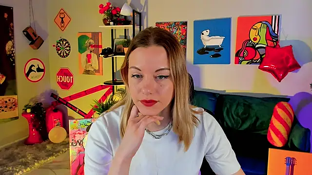 VireliaMoonfall webcam