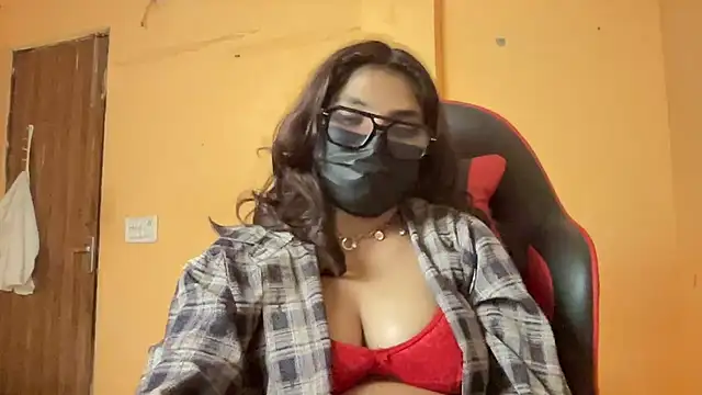 callmeshreya webcam