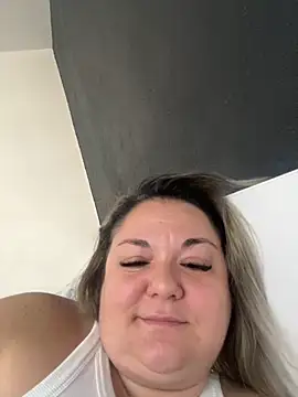 mikyvesela - MikyVesela's free webcam - UK Sex Cams