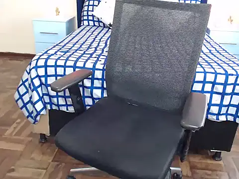 queenmandyy - QUEENMANDYY's free webcam - UK Sex Cams