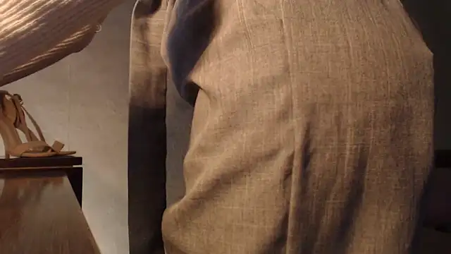 charm__me (G young) - take off pants