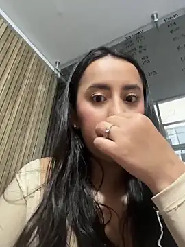 Antonella_Julieta webcam