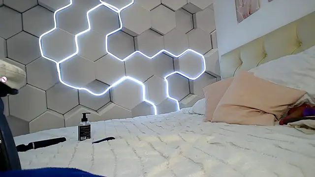 aliicemeow - Aliicemeow's free webcam - UK Sex Cams