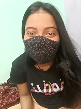 Webcam Model (18_year_old_girl)  is live.Free join now!