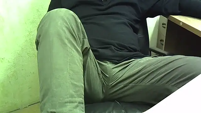 nikdov3 - Nikdov3's free webcam - UK Sex Cams