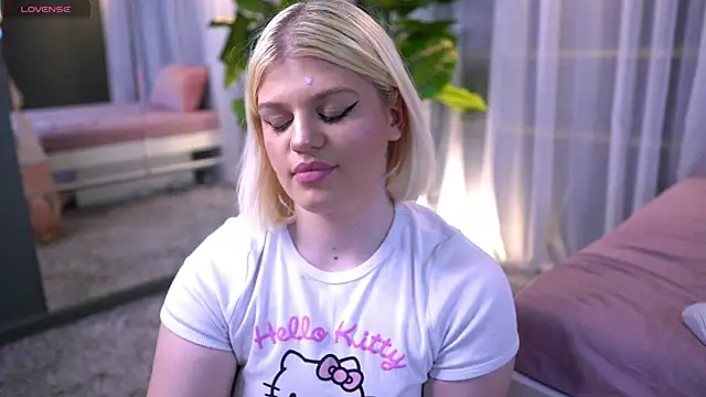 JosephineMoon webcam