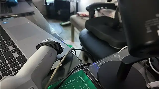 Triggerhappycj100 webcam