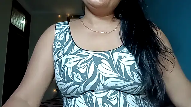 YourDesi_Laila_ webcam