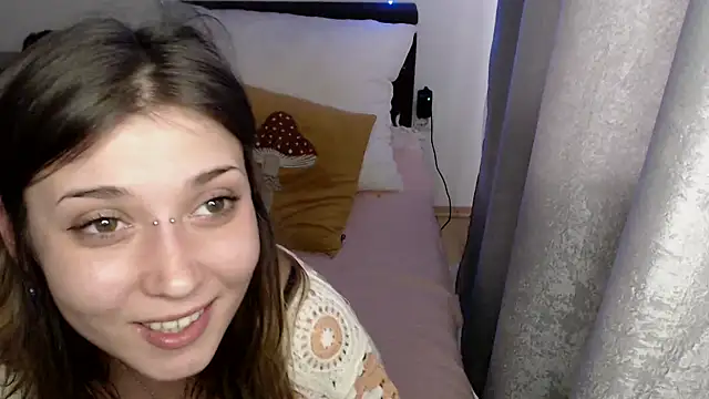 AlienforTwenty webcam