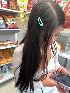 StrawberryPink_ webcam