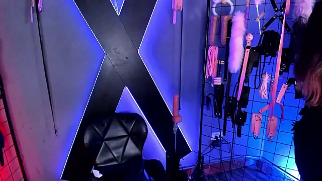 VictoryaLiah_BDSM webcam
