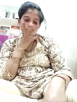 Webcam Model (Mohni_love) is live