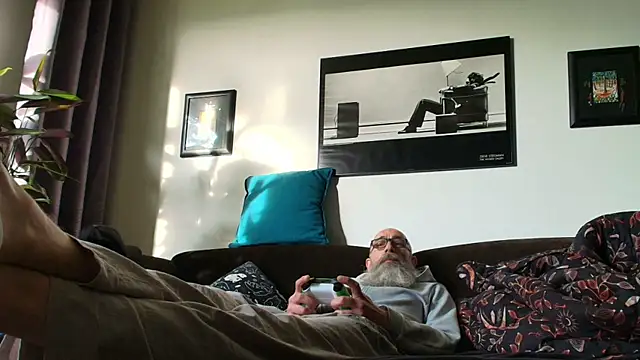 kingsscepter (Ask my age) - tribute to your king