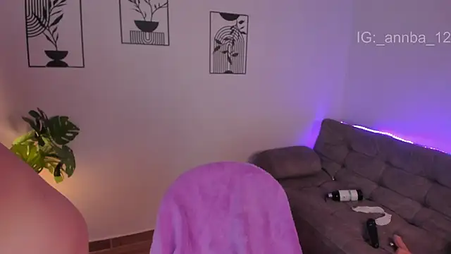 annie_barozzi webcam