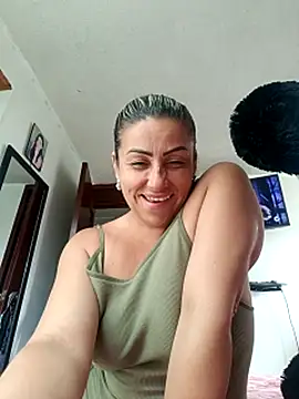 Webcam Model (maynor_1998)  is live.Free join now!