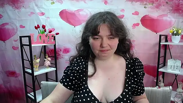 NeonilaLisova webcam