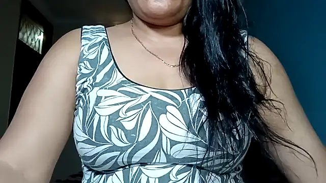 YourDesi_Laila_ webcam