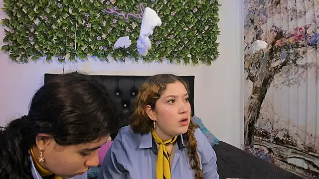 valeria_and_zoe webcam