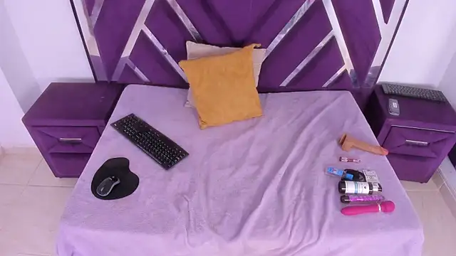 mairaasm - Mairaasm's free webcam - UK Sex Cams