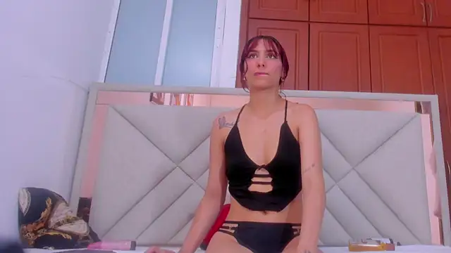 lili_blaze - Lili_blaze's free webcam - UK Sex Cams