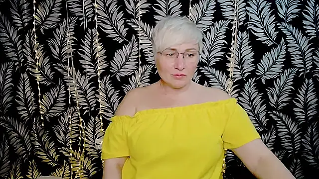 Olivia_playful webcam