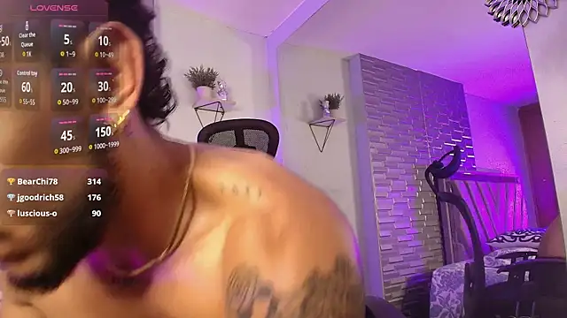 ARON_TAYLER01 webcam