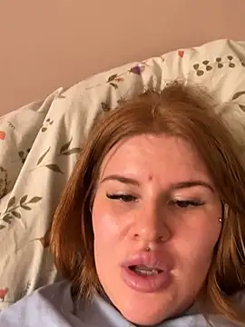 RedFoxQueen - Live Cams