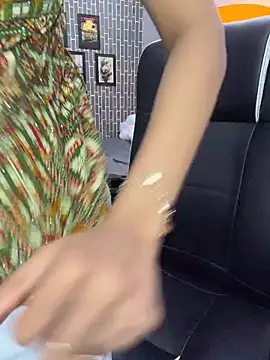 escape_with_me webcam